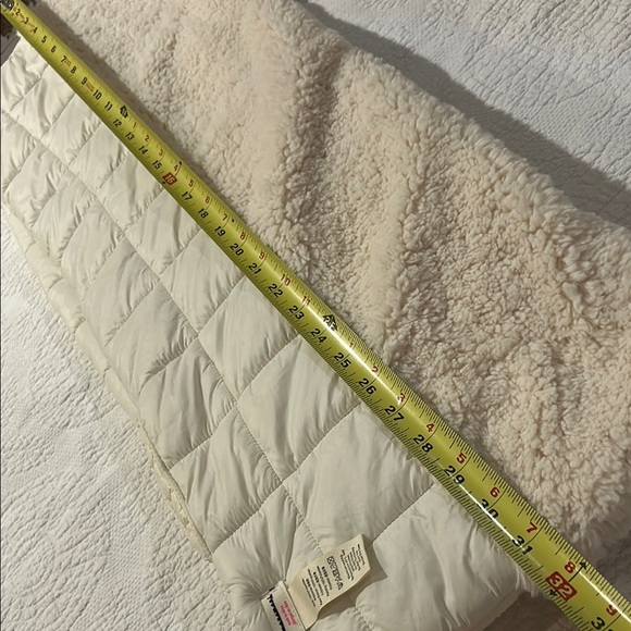 Free People Movement Luxurious Active Scarf with Pockets. - Picture 4 of 7